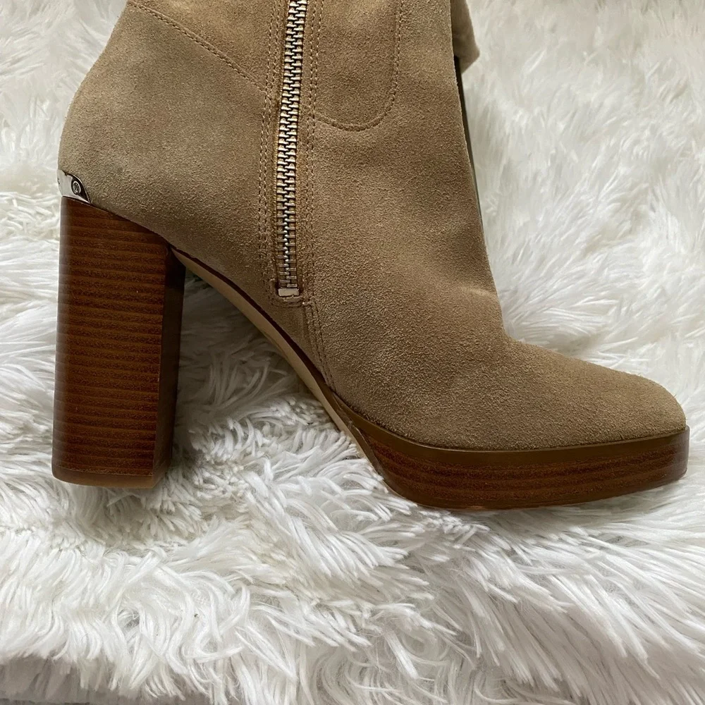 ❤️🔥HP🔥Michael Kors Suede Boots❤️ - Picture 7 of 9
